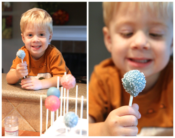 Easy instructions on how to make cake pops so they turn out perfect (or at least close to it)! - www.Prepared-Housewives.com #cakepops #foodstorage